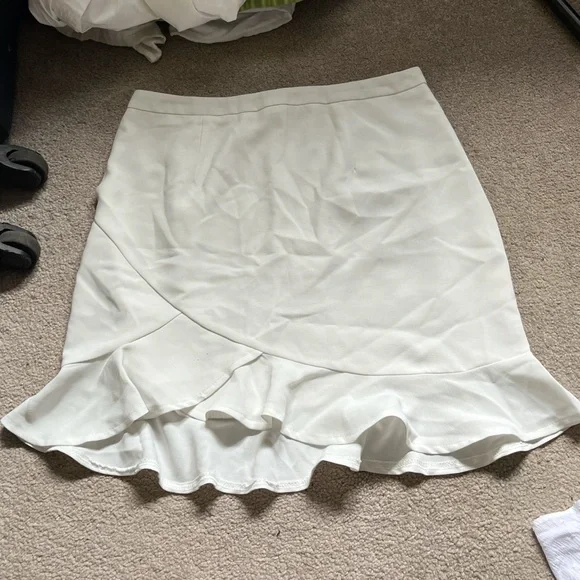 Superdown Milan Mini Ruffle Skirt - Picture 3 of 3